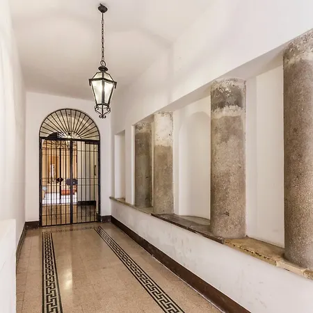 Grotte Apartment *
